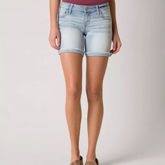 Daytrip - Midi (5” length) Jean Short - Picture 1 of 6